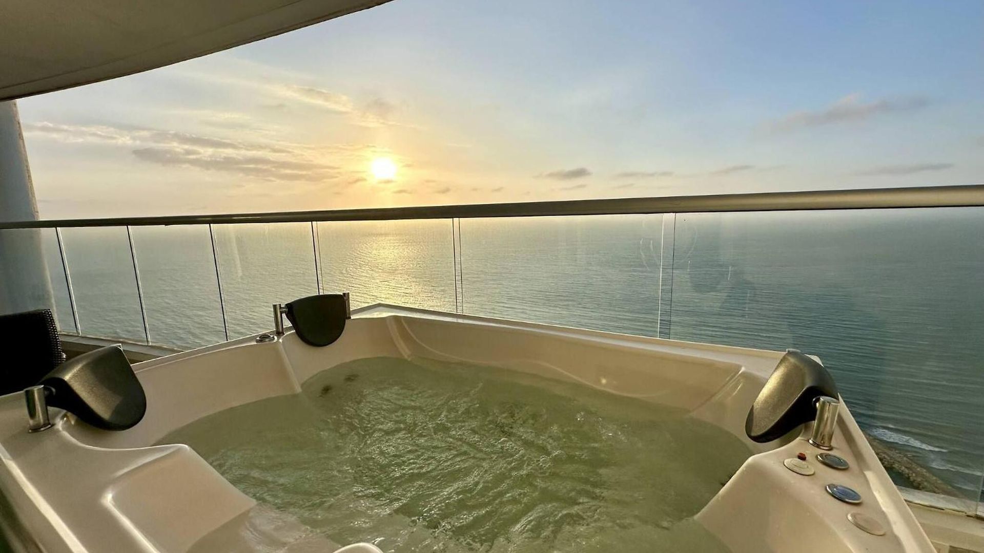 1 Bedroom Beachfront 40th Floor Apartamento *
