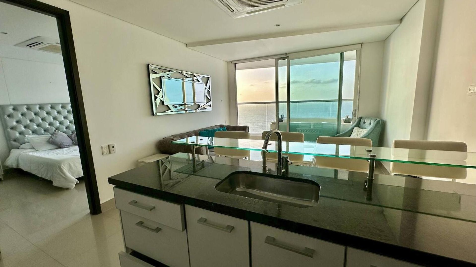 1 Bedroom Beachfront 40th Floor * Cartagena