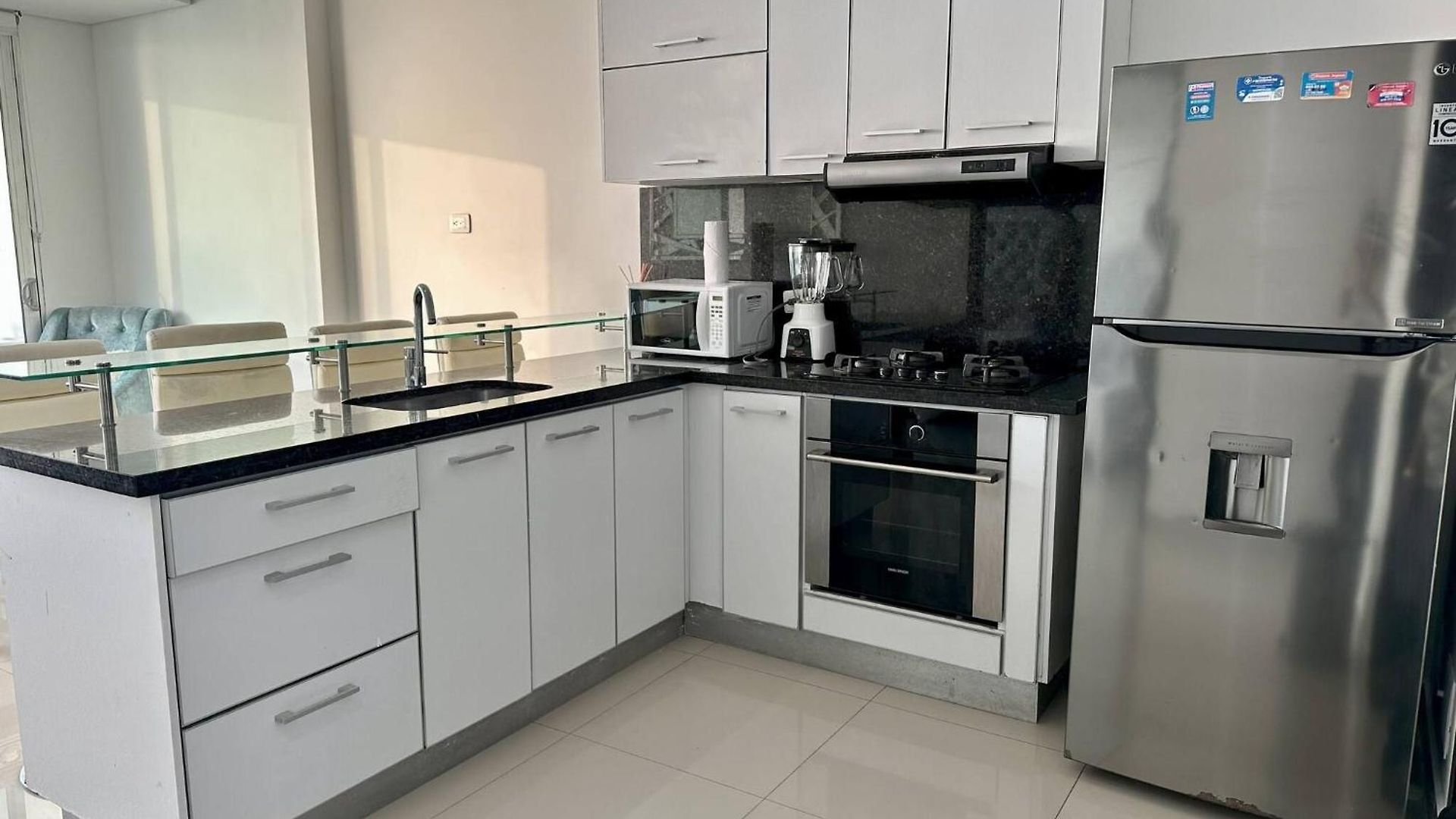 1 Bedroom Beachfront 40th Floor