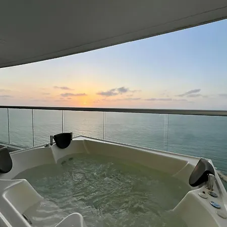 1 Bedroom Beachfront 40th Floor Apartamento