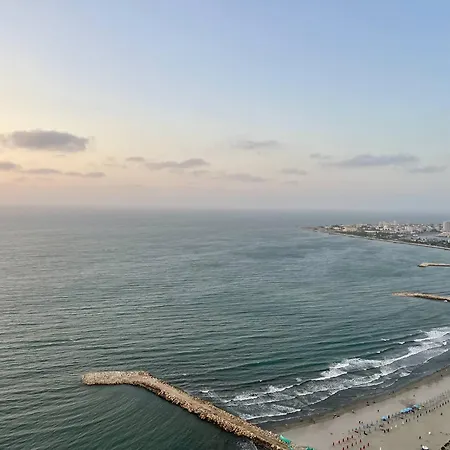 1 Bedroom Beachfront 40th Floor Apartamento *